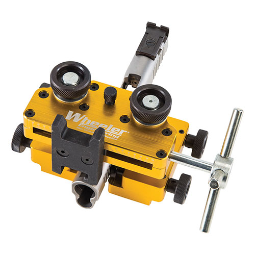 Mit dem Wheeler® Armorer’s Handgun Sight Tool kannst du Dovetail-Visiere einfach einstellen und installieren. 🔧 Hochwertig und langlebig!