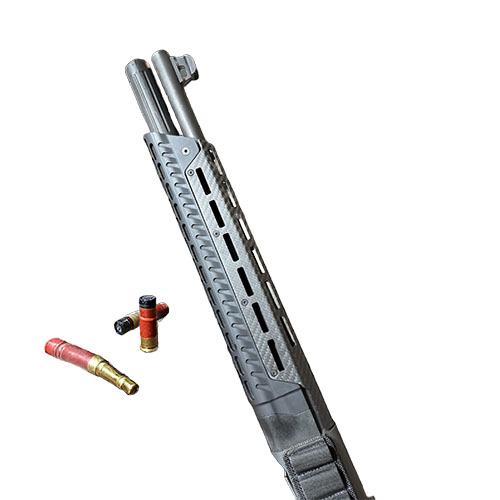 Die Beretta A300/1301 Handguard von CHISEL MACHINING bietet dir eine verbesserte Ergonomie und Stabilität, während der Mod 1 Carbon Fiber Top Cover für geringes Gewicht und hohe Festigkeit sorgt.