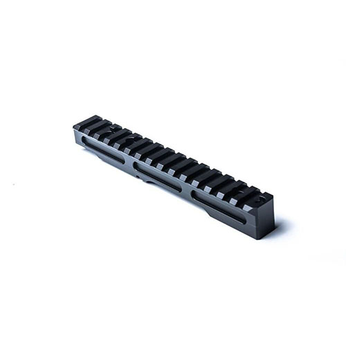 Entdecke die MDT High Scope Base für dein ESS Chassis System! 🛠️ Robuste Aluminium-Konstruktion und 20 MOA Neigung für optimale Anpassungen.