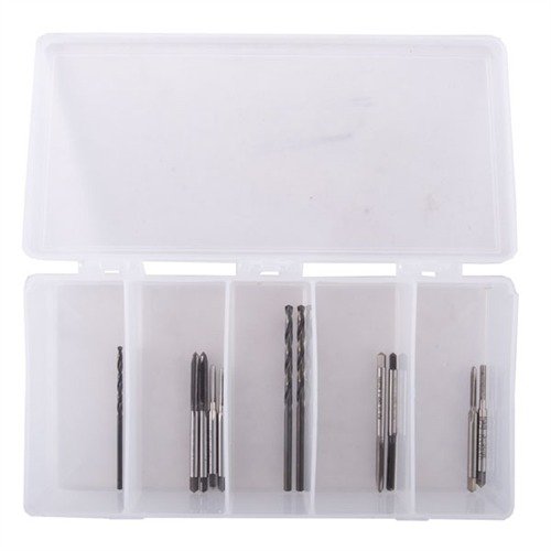 Entdecke das DRILL & TAP STARTER KIT von BROWNELLS! 🔧 Perfekt für die Montage von Fiber-Optik-Visieren und Zielfernrohr-Basen. Hochwertige Werkzeuge für deine Projekte!