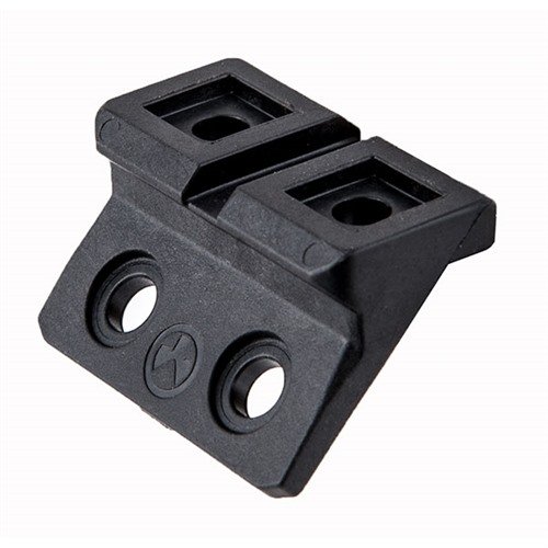 Entdecke die M-LOK Offset Light Mount von Magpul! 🛠️ Ideal für Waffenlichter in der 11- oder 1-Uhr-Position. Robust und vielseitig!