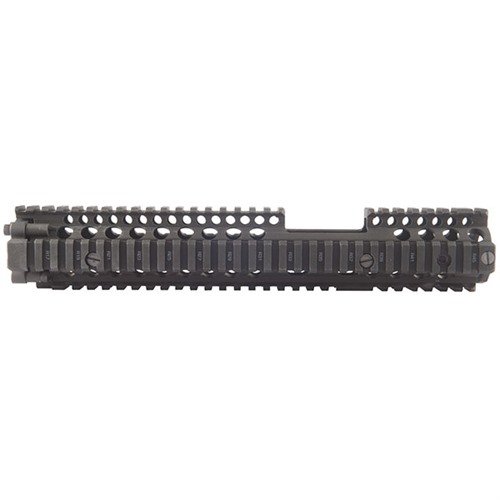 Die RIS II Handguard von Daniel Defense bietet eine SOCOM-zugelassene, freischwebende Konstruktion mit MIL-STD 1913 Rails für maximale Zubehöroptionen.