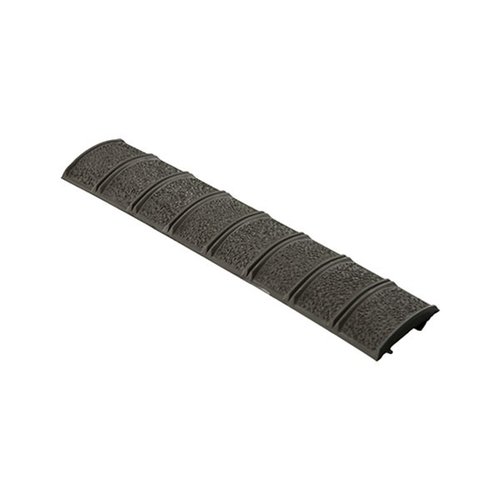 Schütze deine AR-15 mit dem robusten MAGPUL Picatinny Rail Cover in O.D. Green. 🛡️ Perfekte Kontrolle und Schutz für dein Zubehör!