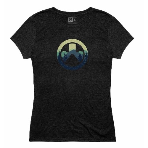 Das MAGPUL Women's Cascade Icon Logo T-Shirt bietet Komfort mit 52% Baumwolle und 48% Polyester, hat ein tag-loses Etikett und ist in 2X-Large erhältlich.