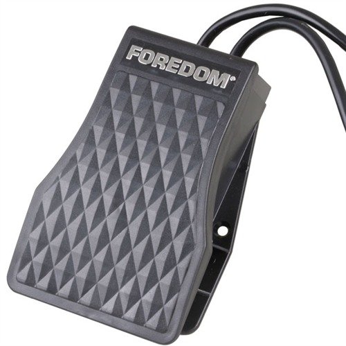 Entdecke das FCT-1 Fußpedal von BLACKSTONE für präzise Geschwindigkeitskontrolle ⚙️. Ideal für Foredom und Dremel Werkzeuge. Hände frei für dein Projekt!