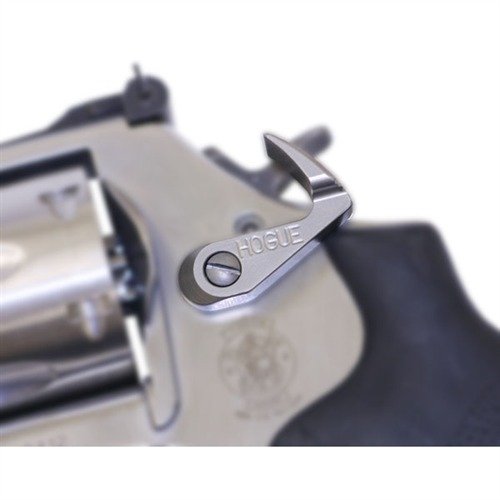 Entdecke den S&W Revolver Extended Cylinder Release Latch ✨ für schnelles Nachladen und besseren Grip. Perfekt für K-, L- und N-Rahmen!