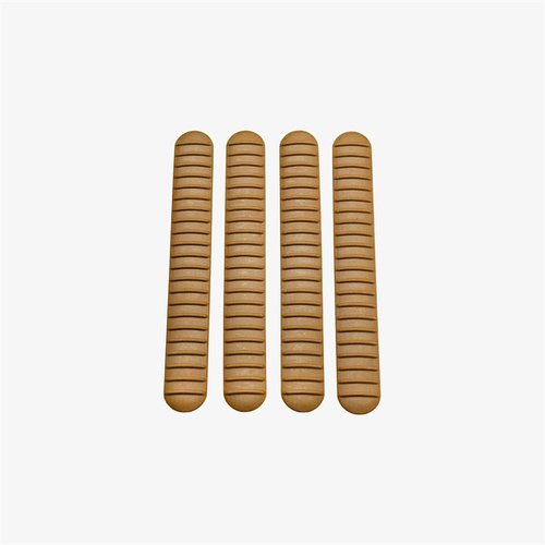 Entdecke die M-LOK Rail Covers von B5 SYSTEMS in Coyote Brown! 🛡️ Sicherer Halt und hitzebeständiges Material für deine Ausrüstung.