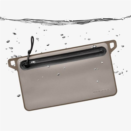 Halte deine Wertsachen trocken mit den DAKA Waterproof Window Pouches von Magpul! 🌊 Ideal für jedes Abenteuer, wo Wasser eine Rolle spielt.