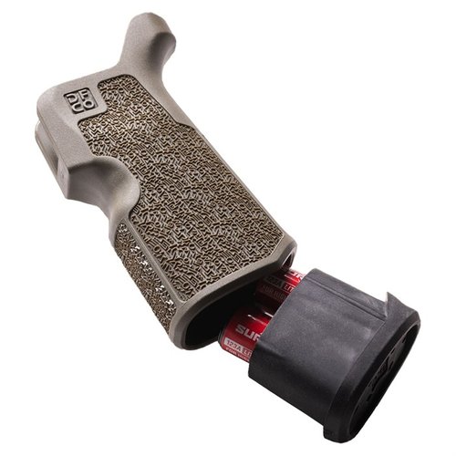 Der PLUG für Kung Fu Grip bietet Stauraum für Batterien, Werkzeug und verlängert den Griff um .25