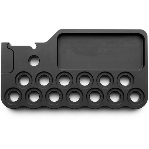 Der ZERO Storage Block von AREA 419 bietet eine perfekte Lösung zur Aufbewahrung kleiner Werkzeuge und ist mit einem Magneten für zusätzliche Tools ausgestattet.