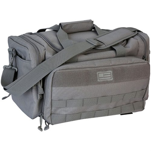Die Tactical Basic Range Bag bietet schnellen Zugriff auf deine Schießausrüstung, ist aus strapazierfähigem Polyester gefertigt und hat viele praktische Fächer.