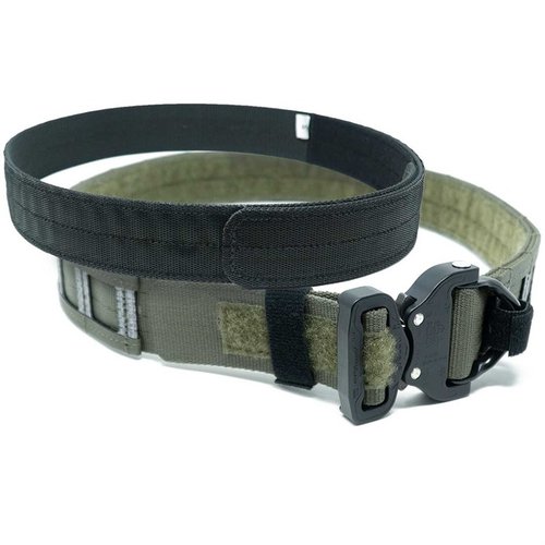 Das GBRS Group Assaulter Belt System V3 bietet eine leichte, flexible und stabile Plattform für deine Ausrüstung, mit einem 2-Gürtel-System und MOLLE-Kompatibilität.
