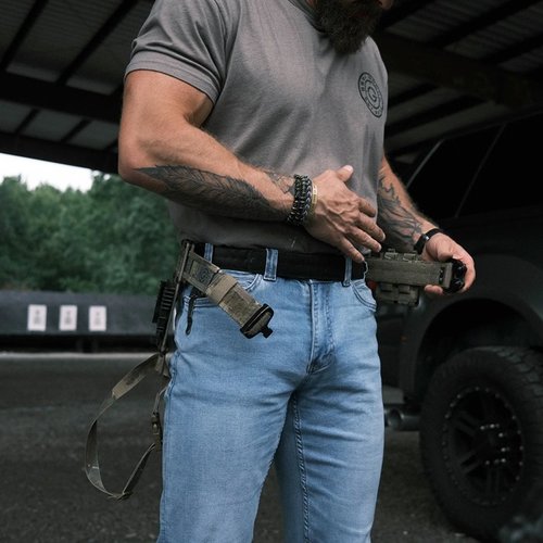 Der GBRS GROUP V3 INNER BELT ist ein komfortabler, nicht-metallischer EDC-Gürtel aus 1.5" Scuba-Webbing, ideal für IWB Holster und kompatibel mit GBRS Assaulter Belts.