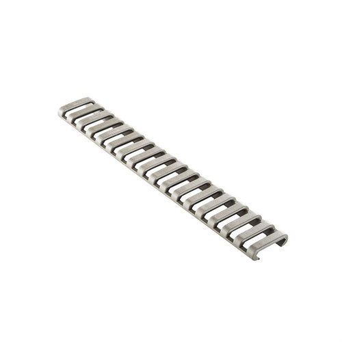 Schütze deine Hände mit dem 18-SLOT LOWPRO LADDER RAIL COVER. 👍 Rutschfester Halt und Schutz für deine Picatinny-Schienen. Ideal für AR-15!