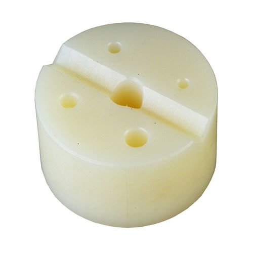 Schütze deine Waffe mit dem nicht kratzenden Nylon Bench Block von Brownells! 🛠️ Ideal für dein Range-Kit, leicht und effektiv.