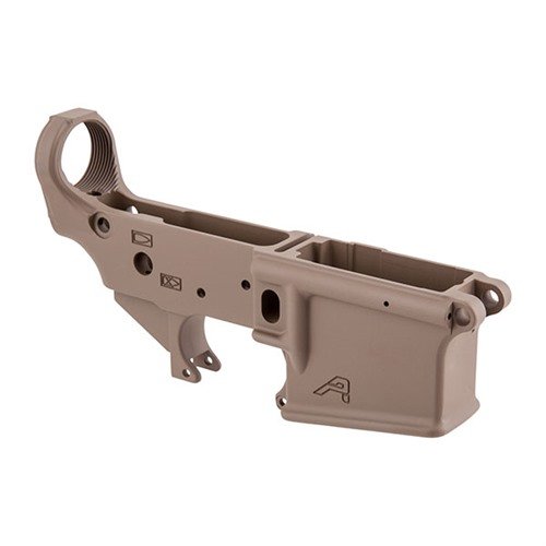 Entdecke den AR-15 GEN 2 Stripped Lower Receiver in Flat Dark Earth 🌵! Perfekt für deine Gewehrbauten mit vielseitigen Kammerungen.