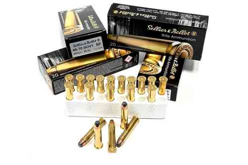 Erleben Sie die Qualität und Zuverlässigkeit der S&B Büchsenmunition .45-70 Gov 26,20g Soft Point.