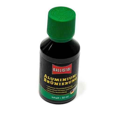 Mit der Ballistol Aluminiumbrünierung 50ml kannst du Aluminiumoberflächen effektiv schützen und gleichzeitig eine ansprechende, matte Optik erzielen.